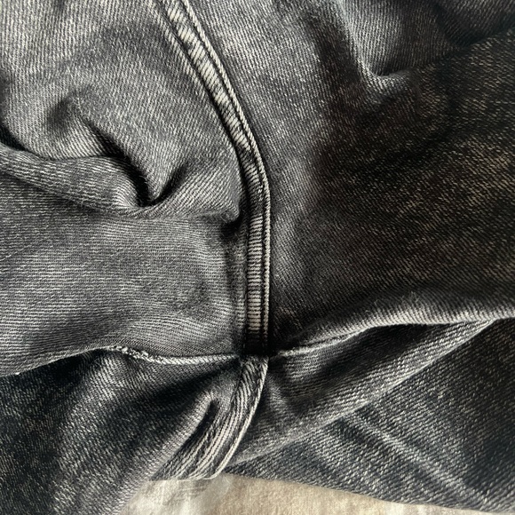 2/$45 KanCan Acid wash Skinny jeans 2/$45 - Picture 3 of 7